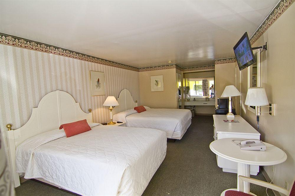 Anaheim Carriage Inn Екстериор снимка